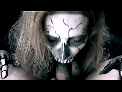 ❤️ Ragazza demonia chì succhia u cazzo cù a so bocca nera è ingoia cum. ️ Solo porno à porn co.sexflashgame.ru ❌